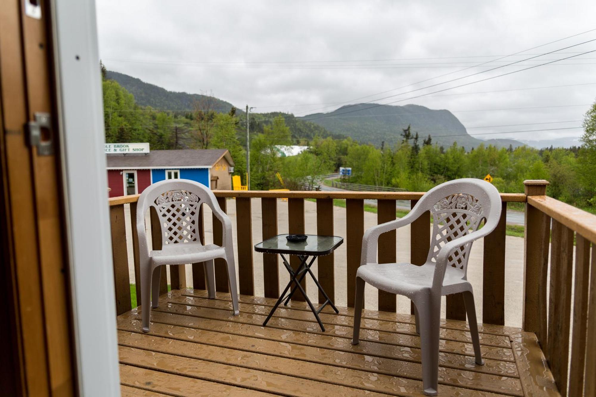 Middle Brook Cottages & Chalets Glenburnie Room photo